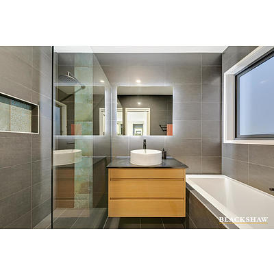 8 Taylor Place, Hackett ACT 2602