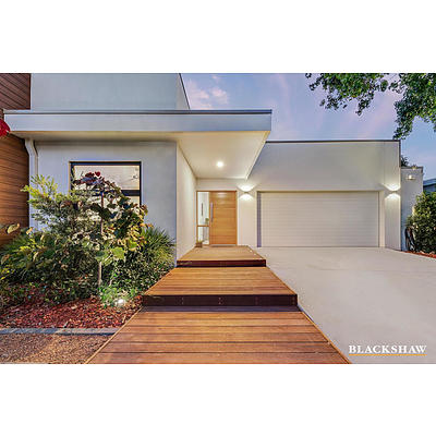 8 Taylor Place, Hackett ACT 2602