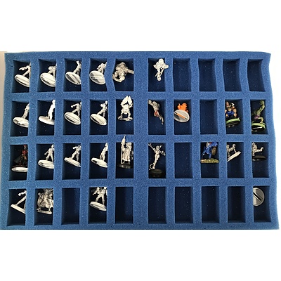 Large Collection Of War Hammer Figurines