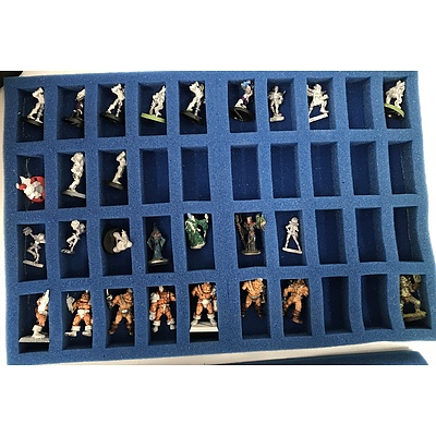 Large Collection Of War Hammer Figurines