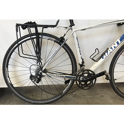 Giant Defy Road Bike