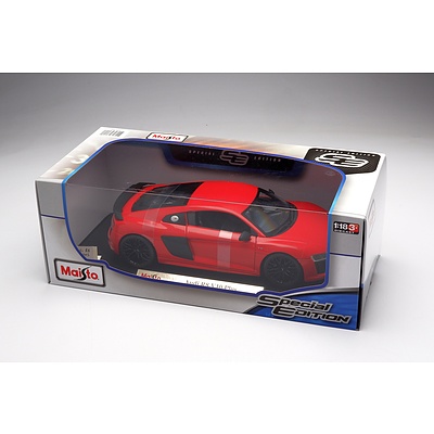 Maisto Special Edition 1:18 Diecast Audi R8 V10 Plus in Display Box