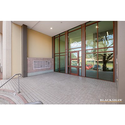 33/18 Captain Cook Crescent, Griffith ACT 2603