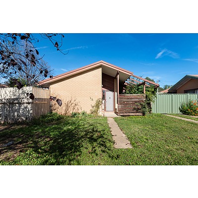 11 Wambool Street, Narrabundah ACT 2604