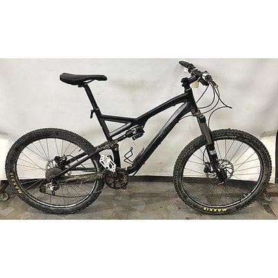Specialized Stump Jumper Mountain Bike