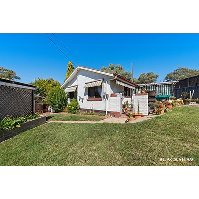 127 Eggleston Crescent, Chifley ACT 2606