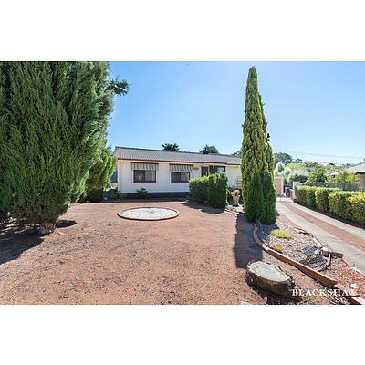 127 Eggleston Crescent, Chifley ACT 2606
