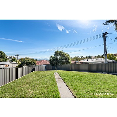 4 Parfitt Crescent, Calwell ACT 2905