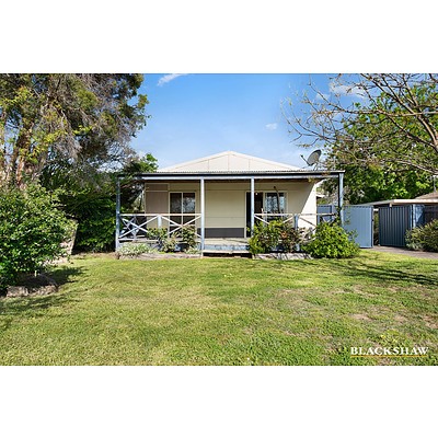 11 Tungun Street, Narrabundah ACT 2604