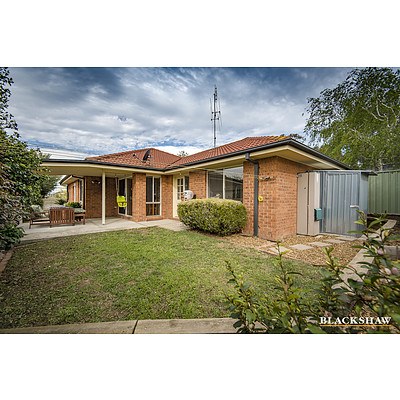 6 Yerrabi Place, Ngunnawal ACT 2913