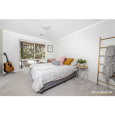 6 Yerrabi Place, Ngunnawal ACT 2913