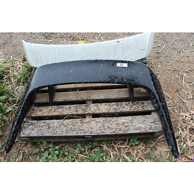 Motor Vehicle Rear Spoilers x 2
