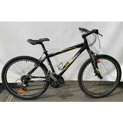 Giant Rock 21 Speed Mountain Bike