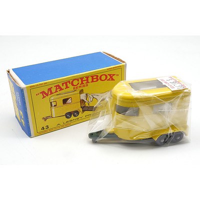 Vintage Lesney Matchbox No 43 - Pony Trailer