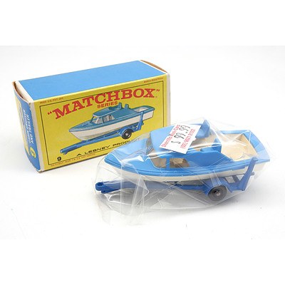 Vintage Lesney Matchbox No 9 - Cabin Cruiser and Trailer