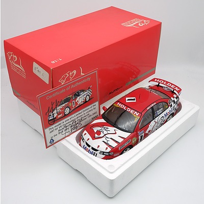 AutoArt, 2002 VX Commodore Signed, Skaife/Richards Bob Jane 1000, 2115/3000, 1:18 Scale Model Car