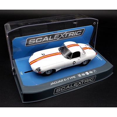 Scalextric, 1965 Jaguar E Type Bathurst Bob Jane, 1:32 Scale Model