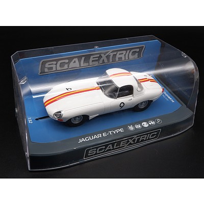 Scalextric, 1965 Jaguar E Type Bathurst Bob Jane, 1:32 Scale Model