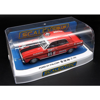 Scalextric, 1971 Ford XY Falcon Moffat, 1:32 Scale Model