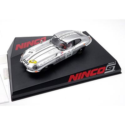 Ninco, Jaguar E Type Coupe Road Car Red, 1:32 Scale Model