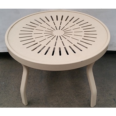Outdoor Occasional/Coffee Table