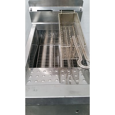 Blue Seal G41.M Stainless Steel Gas Deep Fryer