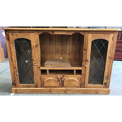 Billabong Cottage Pine Entertainment Unit