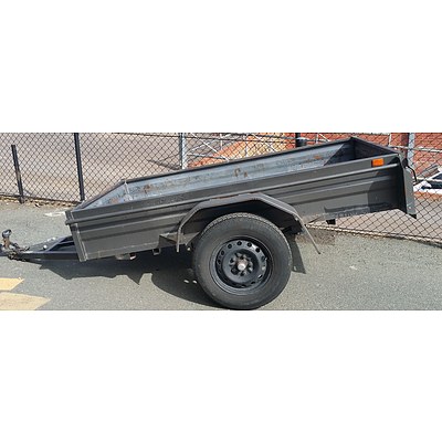 B & M Trailers 7' x 4' Single Axle Box Trailer