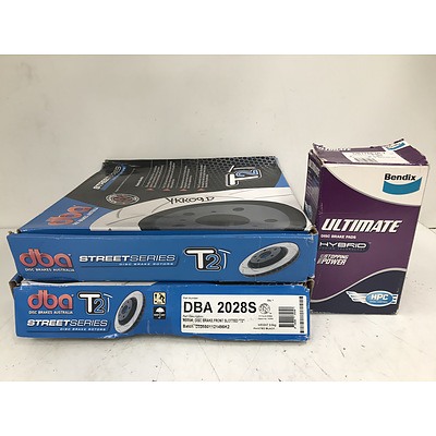 Pair Of New DBA T2 Slotted Front Rotors With Bendix Brake Pads