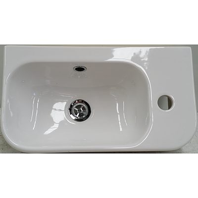 Caroma Luna Hand Wall Basin - New - RRP $280.00