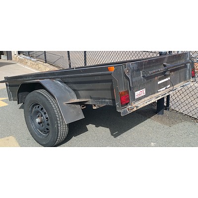 B & M Trailers 7' x 4' Single Axle Box Trailer