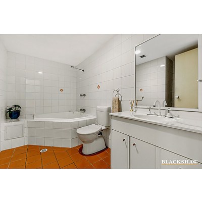 2/60 Henty Street, Braddon ACT 2612