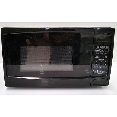 Target Essentials Microwave TESMO100