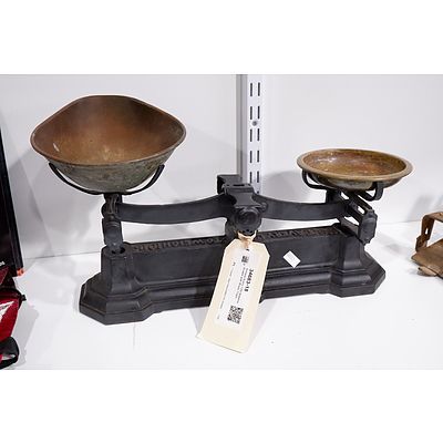 Antique Avery 10lb Balance Scales with Brass Trays