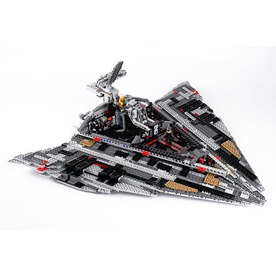 Star Wars Lego  First Order Star Destroyer (75190) with Figures
