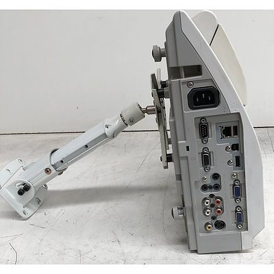 Hitachi (iPj-AW250N) WXGA 3LCD Projector