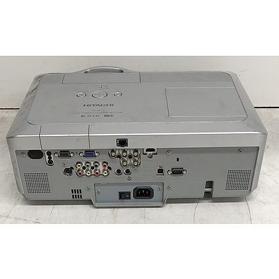 Hitachi (CP-X615) XGA 3LCD Projector