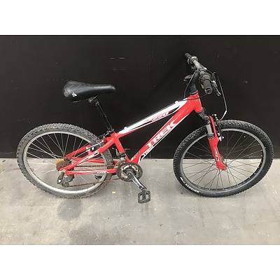 Trek MT220 Kids Mountain Bike