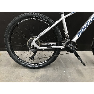 Mongoose Tyax Sport Mountain Bike
