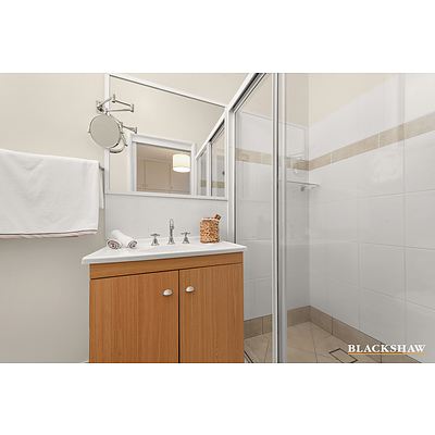 6 Guy Place, Holder ACT 2611