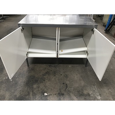 Stainless Steel Food Preparation Bench