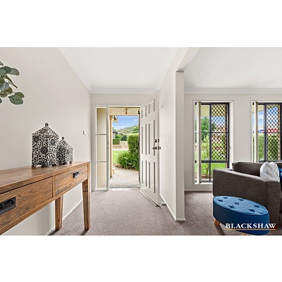 120 Halloran Drive, Jerrabomberra NSW 2619