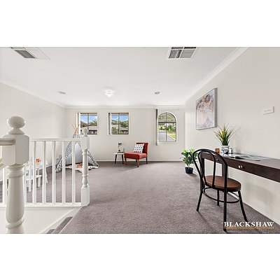 120 Halloran Drive, Jerrabomberra NSW 2619