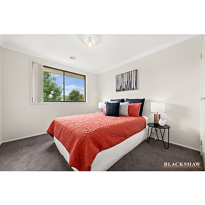 120 Halloran Drive, Jerrabomberra NSW 2619