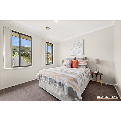 120 Halloran Drive, Jerrabomberra NSW 2619