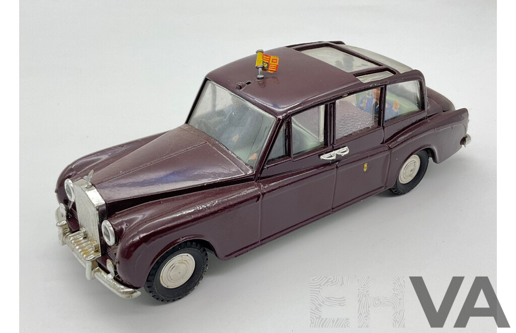 Vintage Triang Models 1:42 Scale Rolls Royce Royal with Lighting, Made in U.K