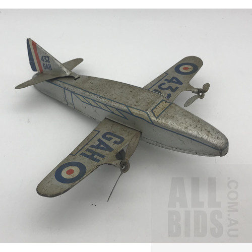 Vintage Tin Vegah Vicers-432 - Made in Australia - Silver