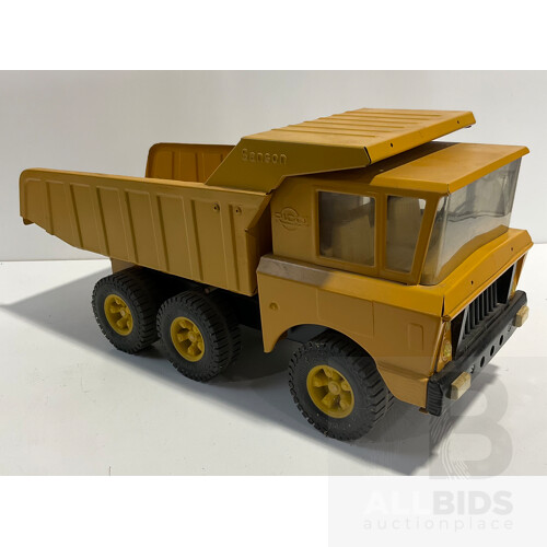 Sanson Rico Six Wheel Dump Truck With Tilting Bed, Made in Spain