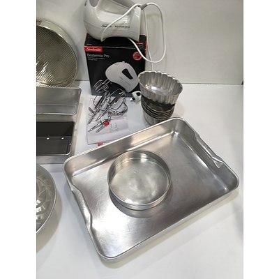 Sunbeam Beatermix Pro And Assorted Kitchenware - Lot Of 16