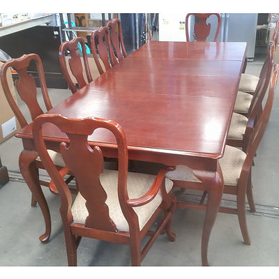 Drexel Heritage Furniture Eleven Piece Dining Setting